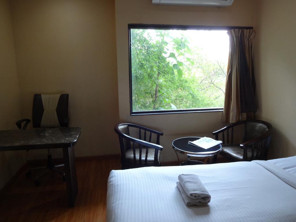 Sheetal International Rain Basera Rāipur Oda fotoğraf